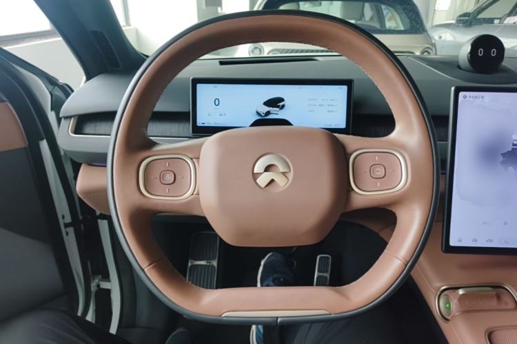 Used Nio ES8 2023 75 kWh Steering Wheel