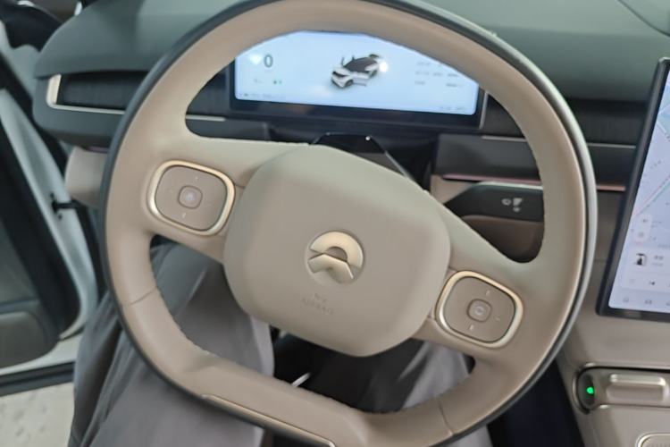 Used Nio ES8 2023 75 kWh Executive Edition Steering Wheel