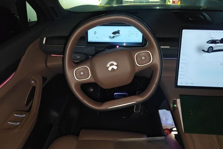 Used Nio ES8 2023 75 kWh Steering Wheel