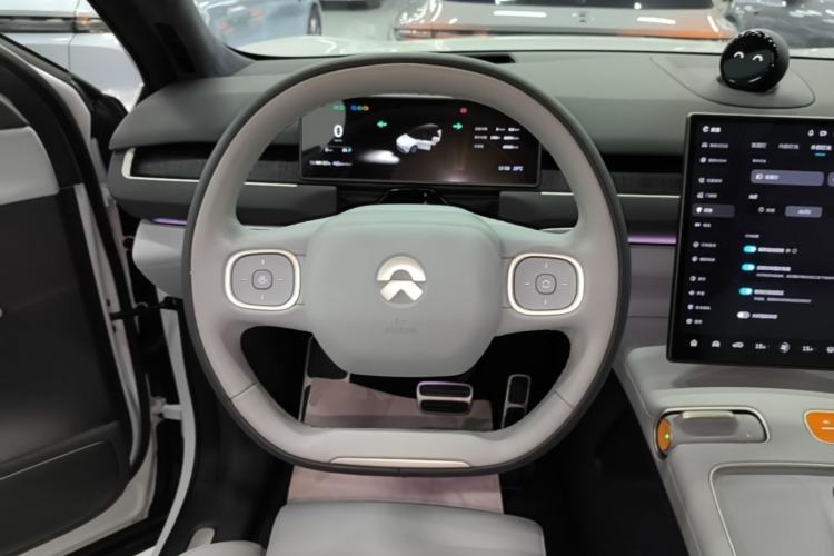 Used Nio ES8 2023 75 kWh Steering Wheel