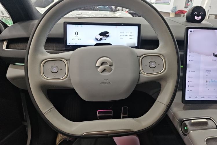 Used Nio ES8 2023 75 kWh Steering Wheel