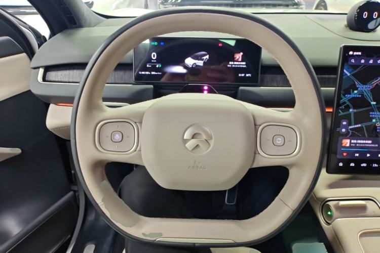 Used Nio ES8 2023 75 kWh Executive Edition Steering Wheel