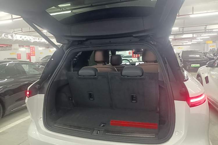 Used Nio ES8 2023 75 kWh Executive Edition Trunk