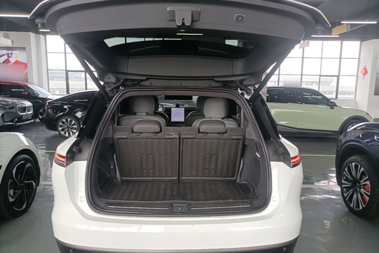 Used Nio ES8 2023 100kWh Signature Edition Trunk