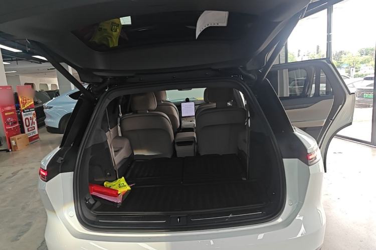 Used Nio ES8 2023 75 kWh Executive Edition Trunk