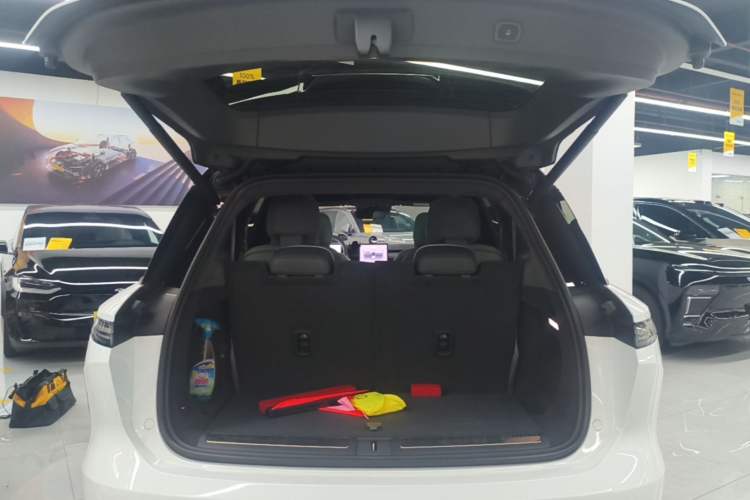 Used Nio ES8 2023 75 kWh Executive Edition Trunk