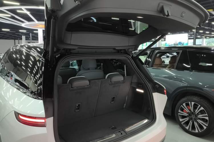 Used Nio ES8 2023 75 kWh Trunk