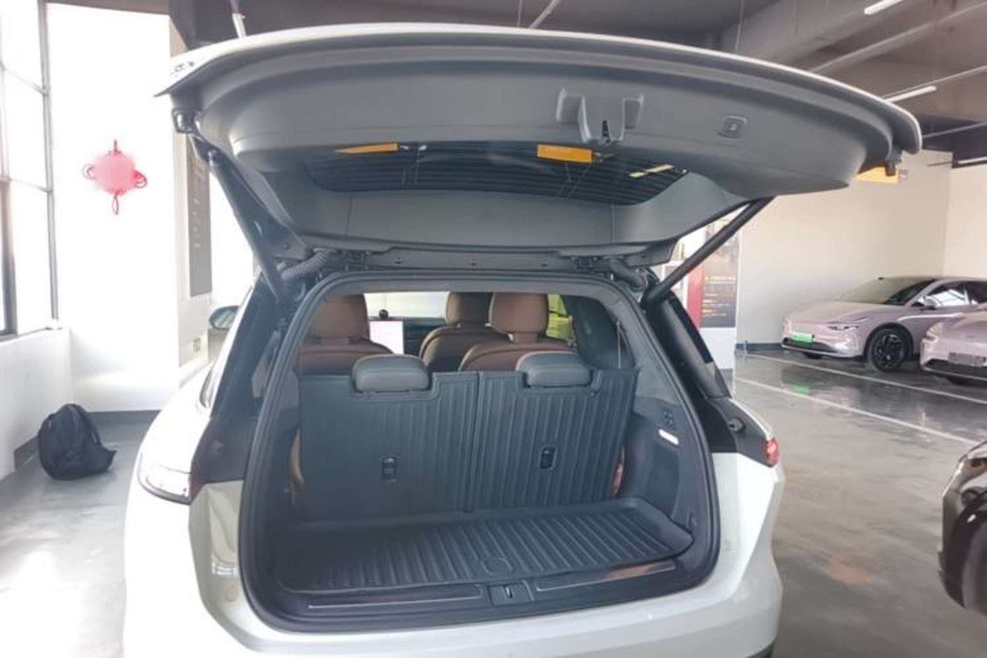 Used Nio ES8 2023 75 kWh Trunk