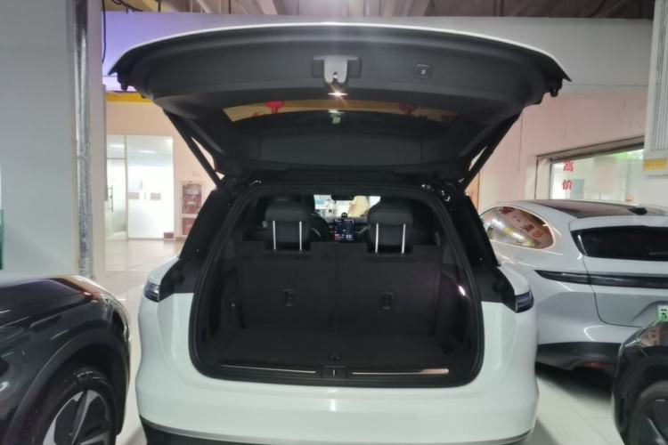 Used Nio ES8 2023 100kWh Signature Edition Trunk