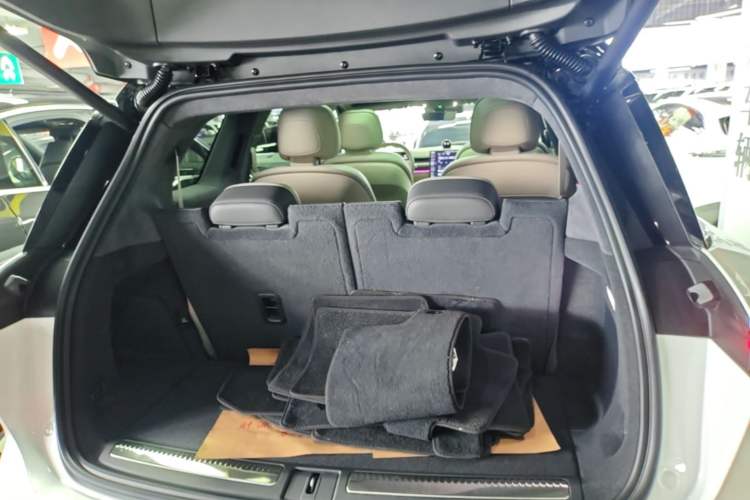 Used Nio ES8 2023 75 kWh Executive Edition Trunk