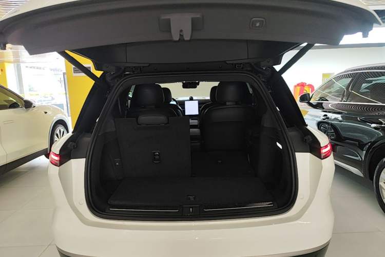Used Nio ES8 2023 75 kWh Executive Edition Trunk