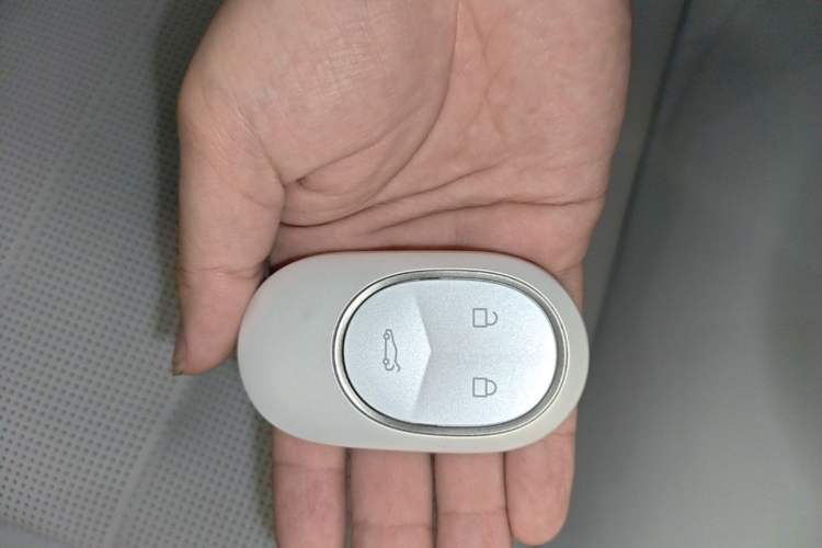 Used Nio ES8 2023 75 kWh Vehicle Key