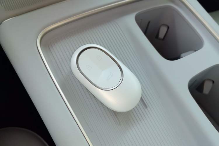 Used Nio ES8 2023 75 kWh Vehicle Key