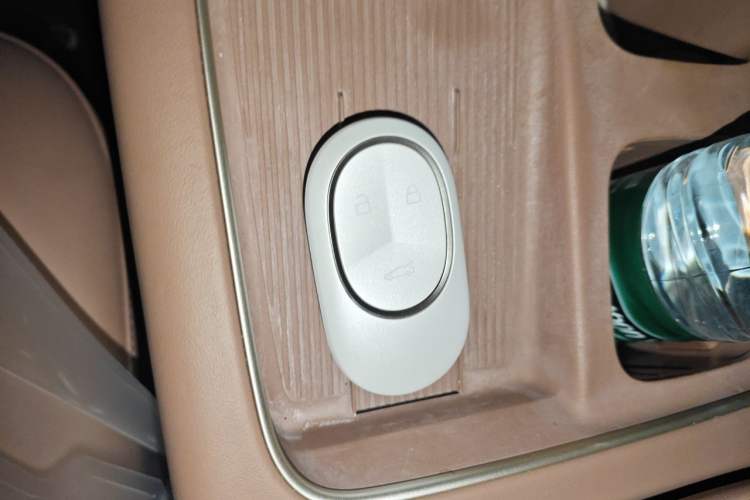 Used Nio ES8 2023 75 kWh Vehicle Key