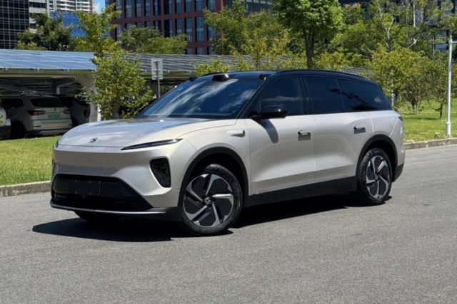 Used Nio ES8 2023 75 kWh Executive Edition