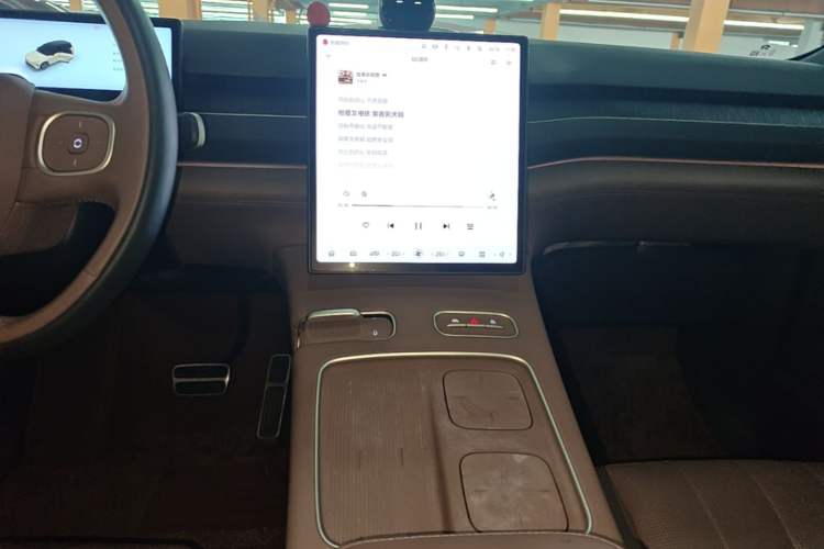 Used Nio ES8 2023 100kWh Signature Edition Audio And AC Panel