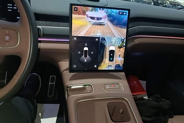 Used Nio ES8 2023 75 kWh Executive Edition Audio And AC Panel