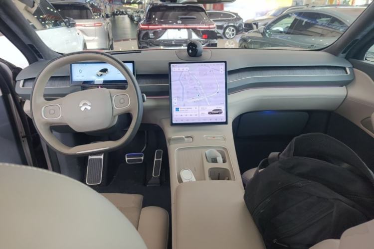 Used Nio ES8 2023 100kWh Center Console