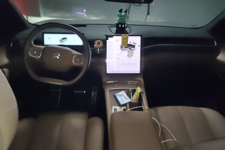 Used Nio ES8 2023 100kWh Signature Edition Center Console