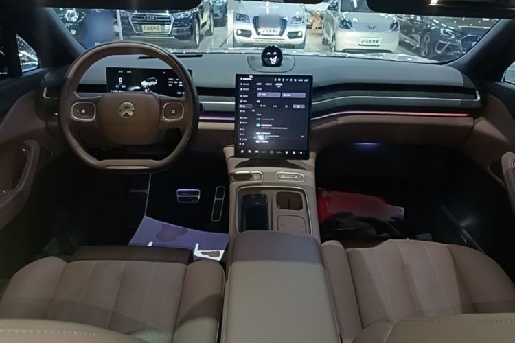 Used Nio ES8 2023 75 kWh Executive Edition Center Console