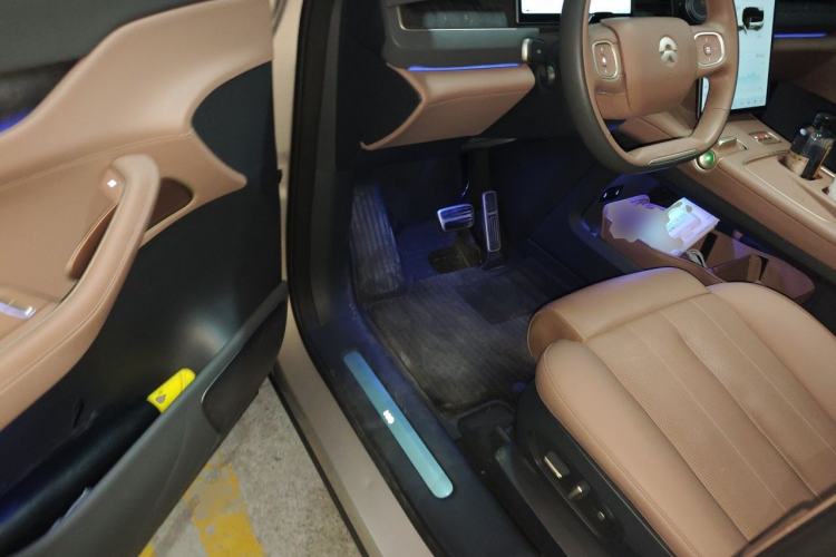 Used Nio ES8 2023 75 kWh Driver Seat