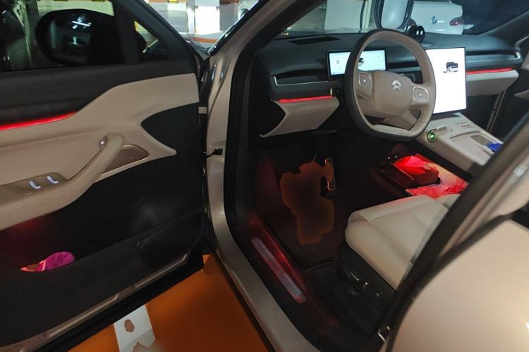 Used Nio ES8 2023 75 kWh Driver Seat