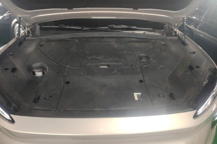 Used Nio ES8 2023 75 kWh Executive Edition Engine Bay