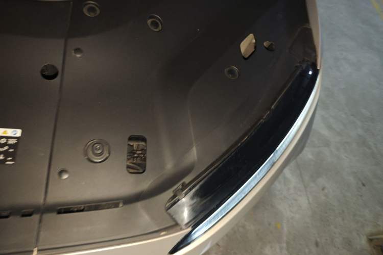 Used Nio ES8 2023 75 kWh Engine Bay Left