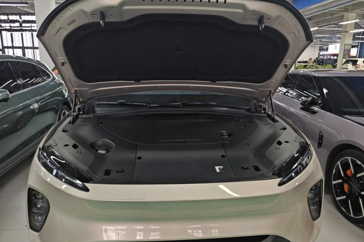 Used Nio ES8 2023 75 kWh Executive Edition Engine Bay