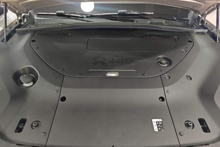 Used Nio ES8 2023 75 kWh Engine Bay