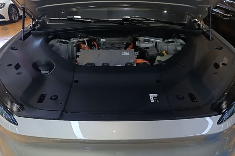 Used Nio ES8 2023 75 kWh Executive Edition Engine Bay