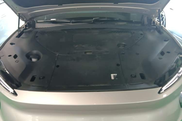 Used Nio ES8 2023 75 kWh Executive Edition Engine Bay