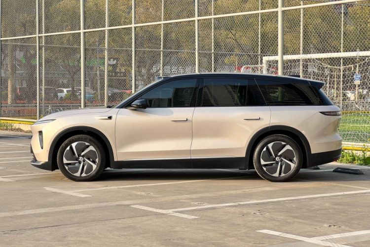 Used Nio ES8 2023 75 kWh Executive Edition Exterior 13