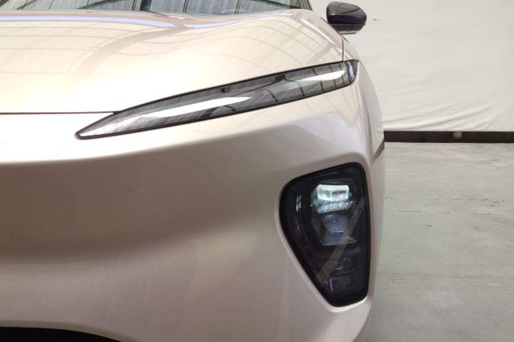 Used Nio ES8 2023 100kWh Signature Edition Exterior 2
