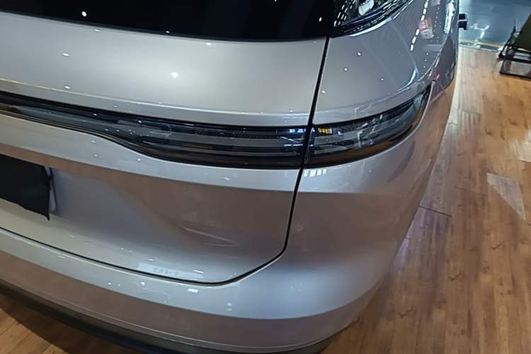 Used Nio ES8 2023 75 kWh Executive Edition Exterior 3
