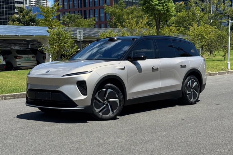 Used Nio ES8 2023 75 kWh Executive Edition Exterior 4