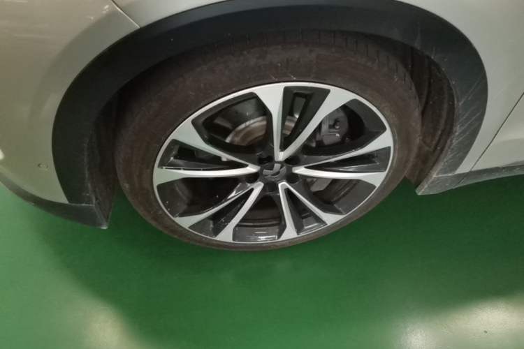 Used Nio ES8 2023 100kWh Signature Edition Exterior 4