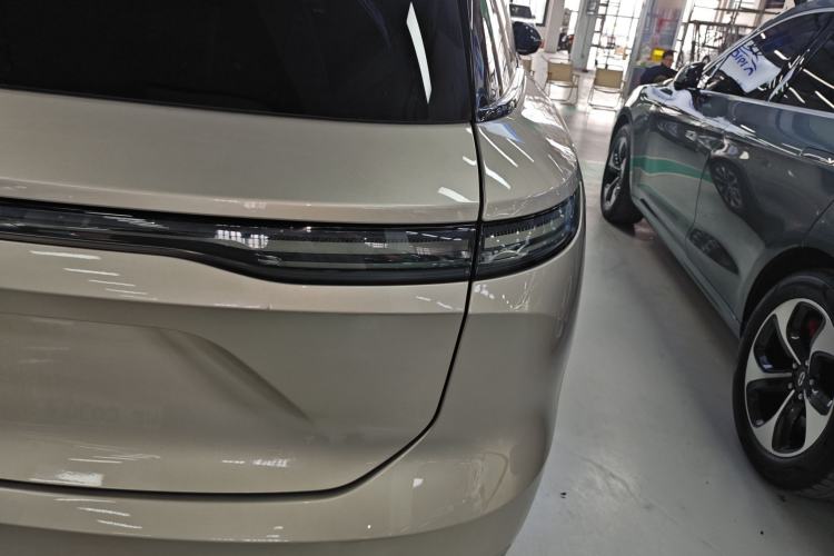 Used Nio ES8 2023 75 kWh Executive Edition Exterior 6