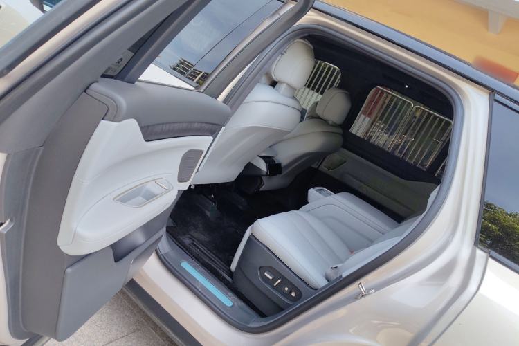 Used Nio ES8 2023 75 kWh Executive Edition Exterior 8