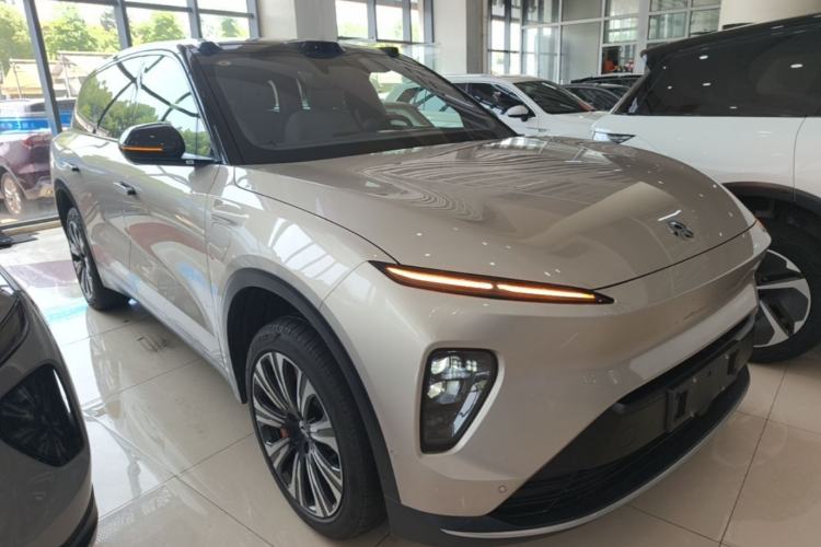 Used Nio ES8 2023 100kWh Front Right 45 Deg