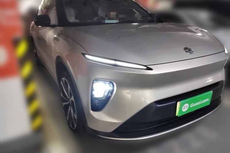 Used Nio ES8 2023 100kWh Signature Edition Front Right 45 Deg