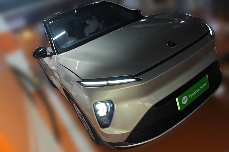 Used Nio ES8 2023 75 kWh Front Right 45 Deg