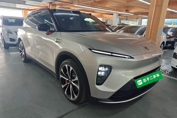 Used Nio ES8 2023 100kWh Signature Edition Front Right 45 Deg