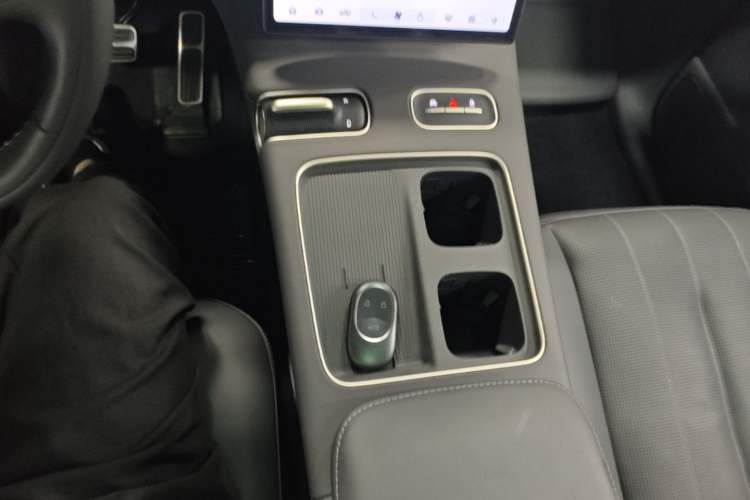 Used Nio ES8 2023 100kWh Gear Lever