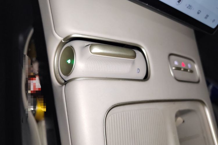 Used Nio ES8 2023 100kWh Signature Edition Gear Lever