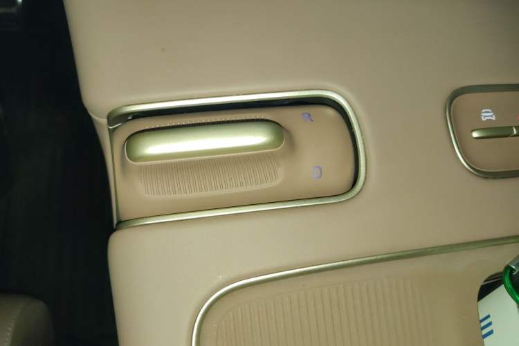 Used Nio ES8 2023 100kWh Signature Edition Gear Lever