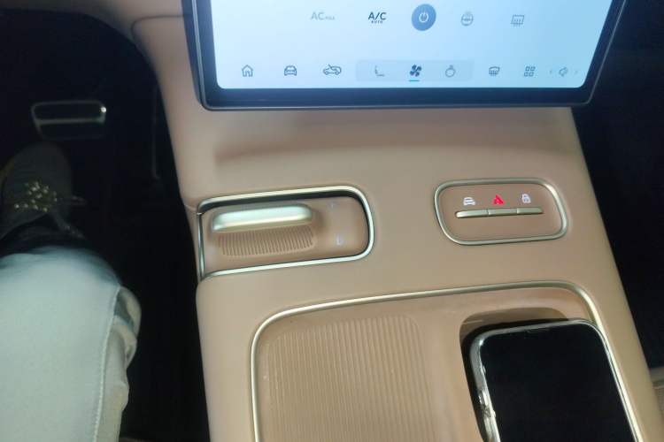 Used Nio ES8 2023 100kWh Signature Edition Gear Lever
