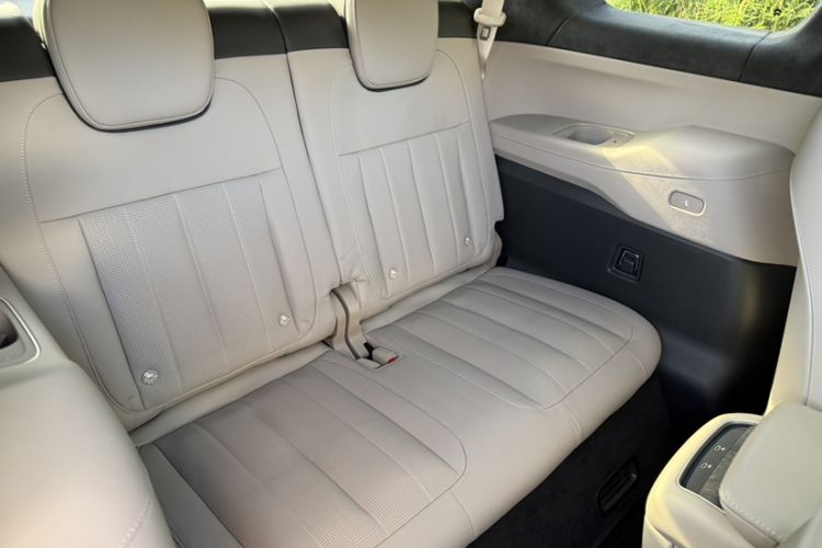 Used Nio ES8 2023 75 kWh Executive Edition Interior 10