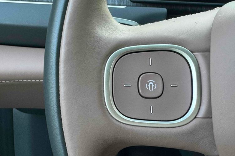 Used Nio ES8 2023 100kWh Signature Edition Interior 15