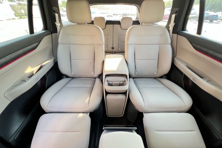 Used Nio ES8 2023 75 kWh Executive Edition Interior 2